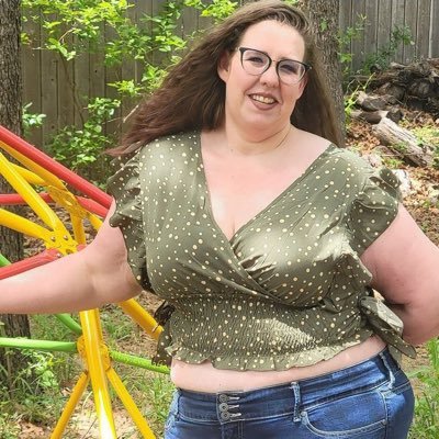 carolinamary810's profile picture. i get bills paid,rent paid, pay for for nails and I also spoil ladies by putting smile on your face with no fees (no scammer please)