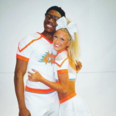 eternallyerxc's profile picture. 