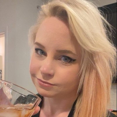 blackboxhorror's profile picture. 🎬 Hi, I’m Caley! Let’s watch a scary movie!