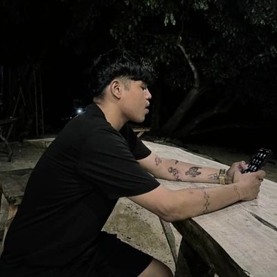 davedepths's profile picture. real and raw