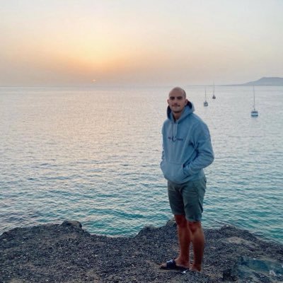 manudelvale's profile picture. 