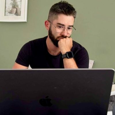 maikeloelo's profile picture. building apps, doing sports