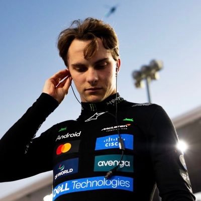 23p1astri's profile picture. oomf that’s too Oscar Piastri