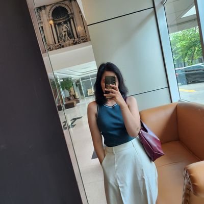 redcherrymint's profile picture. 