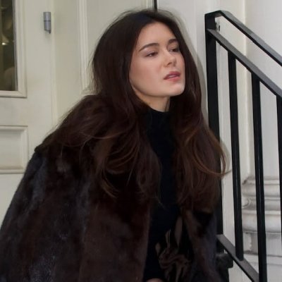 Bowman08Elsa's profile picture. 💼 Focused • driven • evolving
#NewYork #DreamIt #WillMakeIt
☕ Coffee • conversations • calm
🍷 Deep talks over small talk