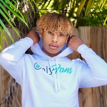 SEXYKEVIIN_'s profile picture. 📍Miami Florida 🌴 | Adult Creator | 🎬 Iconic 🪄🧠 SUBSCRIBE TO WATCH MY FULL S*X VIDEOS 🎥🔥 https://t.co/hISiNLpfP3 👈🏽 👇🏽 Main @sexykeviin