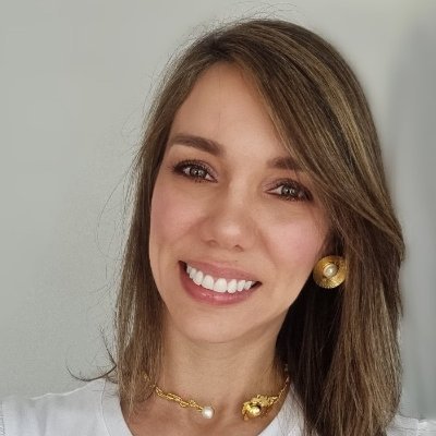 nalualzate's profile picture. Mamá de Jacobo y Paloma.  Mentora y docente universitaria.