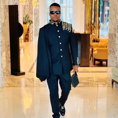 ozuemevans5's profile picture. PhD Candidate + Master’s in Business |Civil Engineer | Helping you grow your mindset, career & hustle one motivation, business insight & meme at a time.