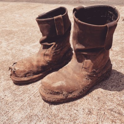 BrokeDemBoysOff's profile picture. I mean….