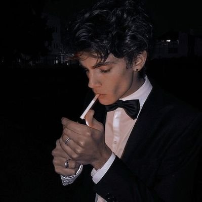 ch_iku_18's profile picture. Someone's dream is the life you call “boring.” ❤️
Let's dive deep down into the ocean of my thoughts and dreams. 🥀

#VIRTAIAN

Follow to know more about me. 💟