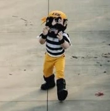 BallKnower252's profile picture. Dowdy Ficklen Stadium is 🏠 | G5 👍 |
#NoQuarter 🏴‍☠️ #CarolinaCulture