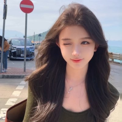 Katecrypto111's profile picture. 