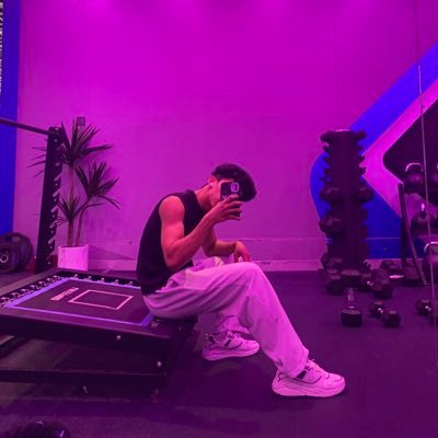 Fzntra's profile picture. info bf