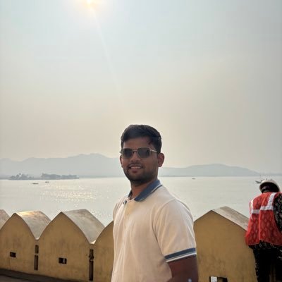 Iyush004's profile picture. Part time coder & full time Manchester United supporter