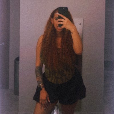 _SlimxGoodie's profile picture. web/graphic designer. 📸: _sunnybunn