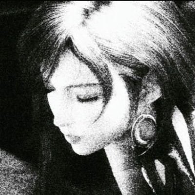 Rizesria's profile picture. 🍀