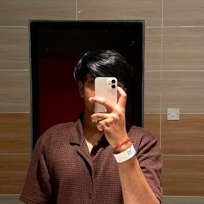 saranshhardaha's profile picture. 25 | Software Developer. Clean code, calm launches. Building https://t.co/EaL2RdwzZT