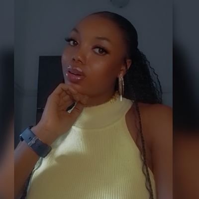 _annyfai09's profile picture. 𝐥𝐮𝐤𝐞 1:45 🧡. 🎀👠🩺.  I wanna fly ❤️