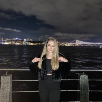 optisyenkiz's profile picture. 