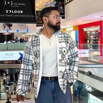 undefinedTwts's profile picture. Your friendly neighborhood dev | Software developer |
building in .ts .js .go .jsx ....
https://t.co/pvmBOShIuf