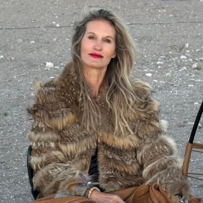 ninavarsavsky's profile picture. 🇩🇪 living betw Spain and US. Lived & worked in 14 countries from Trinidad to Sierra Leone. Married to @martinvars. Pronoun: anti-woke. Madridista.