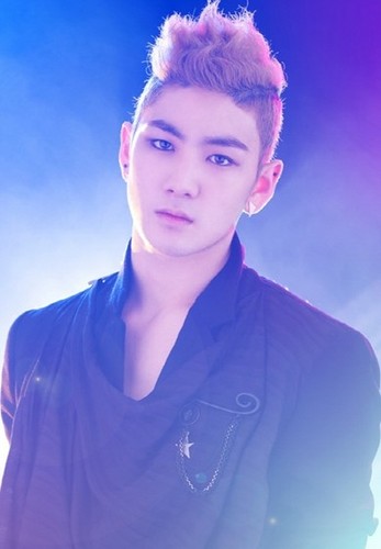 I'm not real baek ho of NU'EST . 전 사칭이아닌 백호군 봇입니다 맞팔은이벤트로 싱크노력하겠습니다.★뉴팸★
