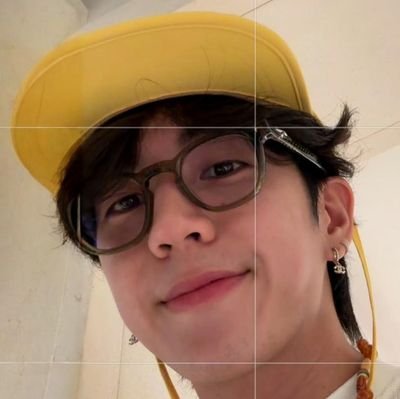 upspoom's profile picture. taylor swift and uppoom supremacy