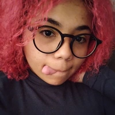 Wattpadiana3's profile picture. tudo menos normal graças a Deus