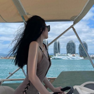 Paradoja69's profile picture. 👜 Fashion Designer Celebrating individuality through design | Innovating with a sustainable heart ❤️ Join me on the journey of style. ✨Professional designer👗