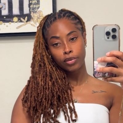 ImChantelle1's profile picture. Gods Bestie | Sports Coordinator ⛓💜💛 PVAMU Alumna TF | 2Timothy 1:7 | Certified Personal Trainer 💪🏾