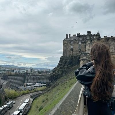 Anshikaco's profile picture. 24 • No regrets •  Ex hiring partner @linkedin @oracle • 2x exit and 2 startups acquired • discipline builds everything