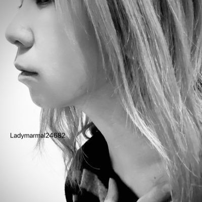 Ladymarmal24682's profile picture. A quiet frame, a sharp edge. 사소한 집착을 모아 만든 은밀한 갤러리. 관찰은 자유. 침범은 삭제. DM은 열려 있으나 템포는 제가 정합니다.