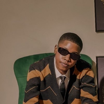 __callmemal's profile picture. wlw 👩🏽‍❤️‍💋‍👩🏽