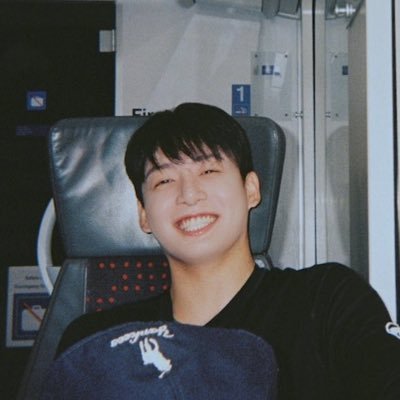 poeticslust's profile picture. 今度は今度、 今は今。