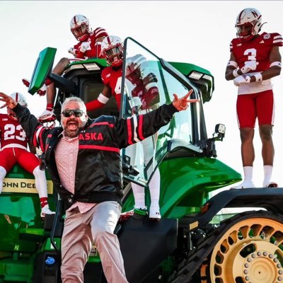 ItsBrettJames's profile picture. no matter where life takes me find me with a smile