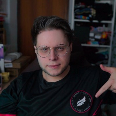 NickyESD's profile picture. • streamer @valorant 🇪🇸 🇺🇾 
• work in @multigeekx
• @gillette ambassador
• partner @twitch. https://t.co/3jsvNsrQQ3