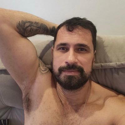 MaleekBB's profile picture. single dad of one 👨🏻‍🍼 gym freak , like to get freaky 😸😺😋. Real estate agent, don’t forget to follow back 🩷🩷