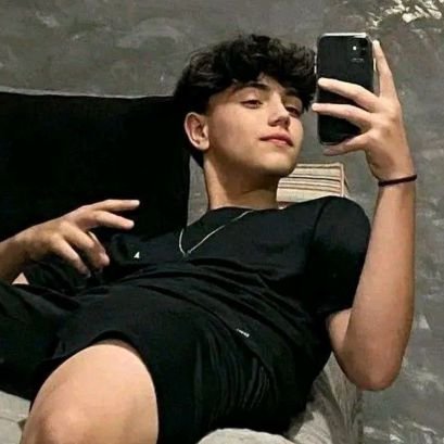 AmyrAbw77063's profile picture. 