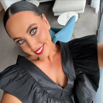 missmwhitton_'s profile picture. 🐞💫💋🌹🥂🍒