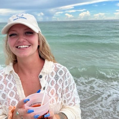 DanaONeil1gg3's profile picture. Idk im jus someone who lives a day by day