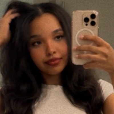 Raniaibrahim_'s profile picture. 