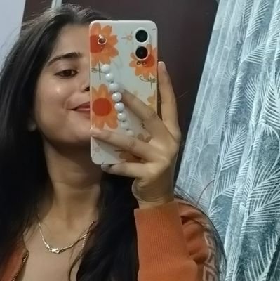 sunflowermuse_'s profile picture. glowing everyday ...🌻