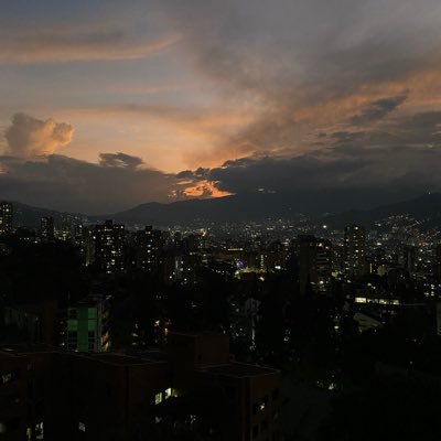 LeoBBezkt's profile picture. ⚡️😈🥵