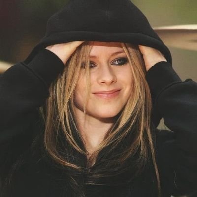 chrryinblue's profile picture. 23 :'( || hola soy lolo y estas viendo mi esquizofrenia 🪄