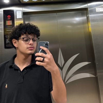 TechKhaled_'s profile picture. It's Khaled • Proud Palestinian 🇵🇸 • Tech Enthusiast • iPhone 17, Galaxy S23 and Galaxy S20 FE • Obsessed with photography.