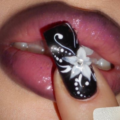 CaramelAll0nMe's profile picture. naughty young lady | MDNI 18+ | I don’t send but my DMs are open to watch you jerk it for me, I like em nasty. where are my lonely men at 💋