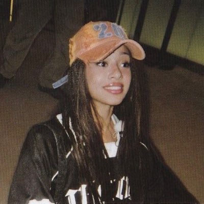 manzitem's profile picture. moonz live 2026!