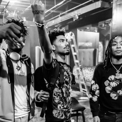 rroxket's profile picture. GEEK MONSTER👾All Plats-Listen With A Bud𖦹꩜