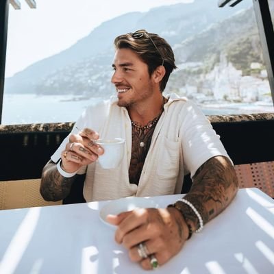 PrxnceKai's profile picture. Loading subject K: 𝟐8% ▂▃▄▅▆▇█

                   ᴱᵐᵇʳᵃᶜᵉ ʸᵒᵘʳ ᵈʳᵉᵃᵐˢ ᵃᶰᵈ ᵖʳᵒᵗᵉᶜᵗ ʸᵒᵘʳ ʰᵒᶰᵒʳˑ 27/12 🖤🤍