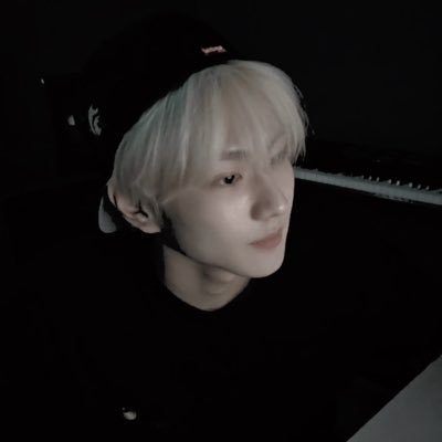 ouhtside's profile picture. i ⠀ was ⠀ 𝙡𝙪𝙘𝙠𝙮 ⠀enough ⠀to ⠀survive ⠀this ⠀long, ⠀ ⠀ ⠀ ⠀ 𝒍𝒖𝒄𝒌𝒚⠀ to ⠀ meet ⠀ people, ⠀⠀╱⠀⠀𝙇𝙐𝘾𝙆𝙔⠀ TO ⠀ STILL⠀ BE ⠀ PLAYING ⠀ 𝗩𝗢𝗟𝗟𝗘𝗬𝗕𝗔𝗟𝗟.